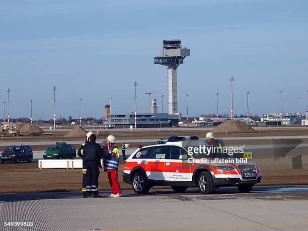 Notfalluebung auf dem Flughafen Schönefeld, Notarzteinsatz