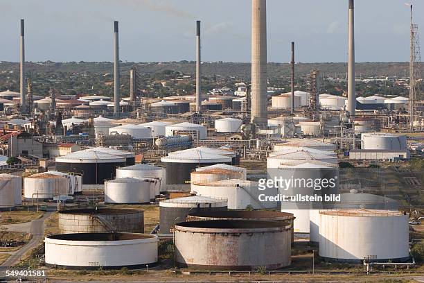 Isla Oil Raffinerie by Petróleos de Venezuela, S.A.