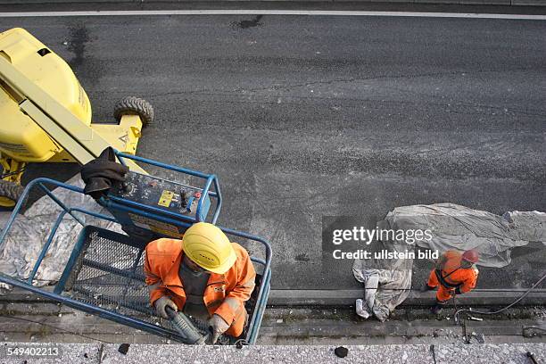 Germany, NRW, Essen: Roadworks at the A-40 in Essen-Frohnhausen