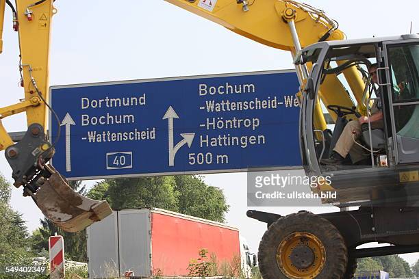 Germany, Reportage "Living at the highway 40". Bochum, road works