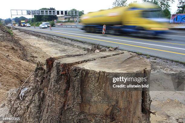 Germany, Reportage "Living at the highway 40". Bochum, road works