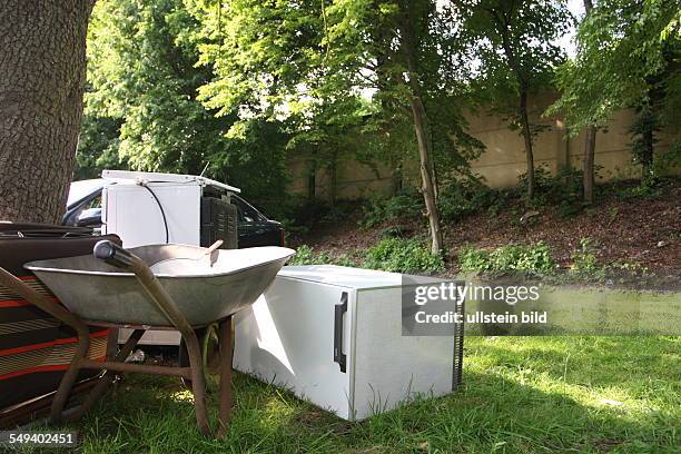 Germany, Reportage "Living at the highway 40". Noise barrier with garbage