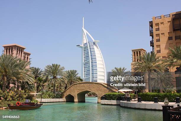 United Arab Emirates, Dubai. Das Burj Al Arab Hotel.