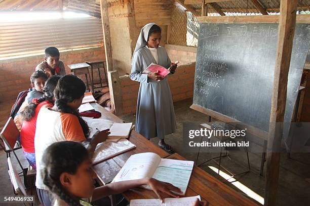 Sri Lanka, Negombo: The Salesian fight against pedophilia and helps the young boys to get education. Children during the school lesson by the Sisters...