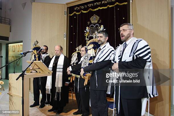 Germany, Bochum: The symbolic transportation of three thora roles from the former square of the synagogue to the new synagogue at the...