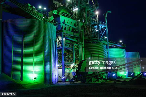 Germany, Wesel at the lower Rhine. Gravel plant Huelskens.