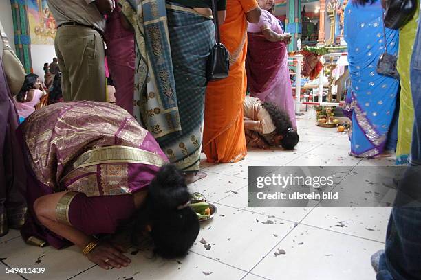 Deutschland. Hamm: das in Hamm-Uentrop jaehrlich stattfindende Tempelfest. Ca. 15.000 Hindus aus ganz Europa treffen sich jedes Jahr am Sri Kamadchi...