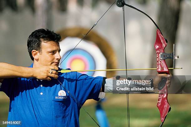 Target Arching 170 Arch Target Stock Photos, High-Res Pictures, and Images - Getty Images