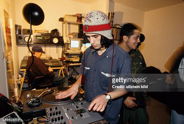 Germany, Berlin: Hip Hop in Berlin.- Kreuzberg; the turkish young person Tamer, DJ at Islamic Force and CPS practicing with a friend.