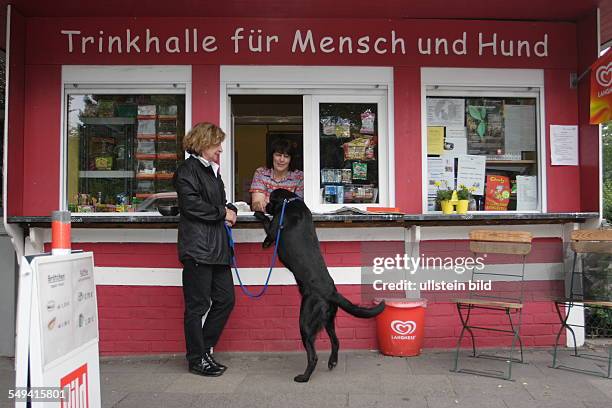 Germany, NRW, Duisburg: A kiosk for people and dogs