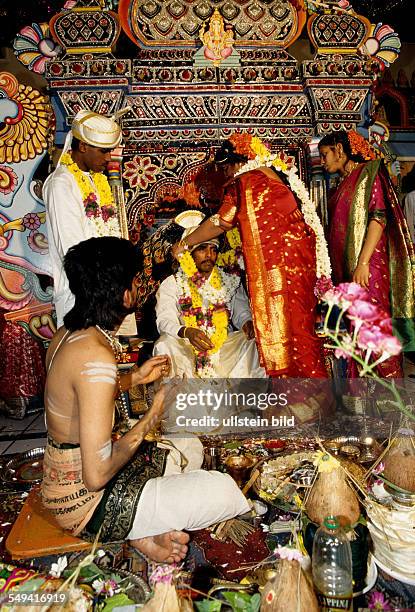 Germany, Hamm, 1999: Hindu-Tamils in Germany.- Wedding ceremony in the Sri Sithivinayagar Temple.