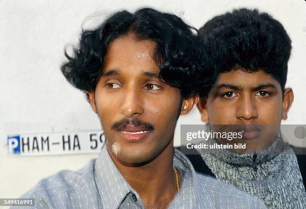 Germany, Hamm, 1999: Hindu-Tamils in Germany.- Young persons in the yard of the Sri Sithivinayagar Temple.