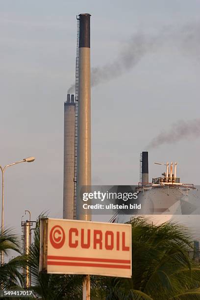 Isla Oil Raffinerie by Petróleos de Venezuela, S.A.