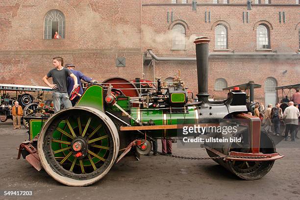 Germany, NRW, Bochum: Steam festival on the former coal mine Hannover. The 5th exhibition of historical steamroller of the whole world. Today the...