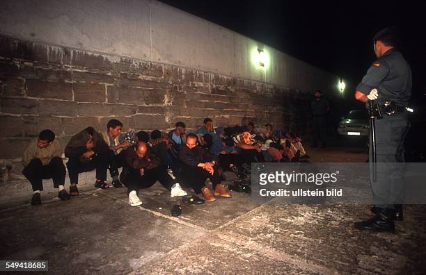 Spain, Tarifa: Africans try to immigrate over the straits of Gibraltar. The refugees are arrested by the Guardia Civil in Tarifa.