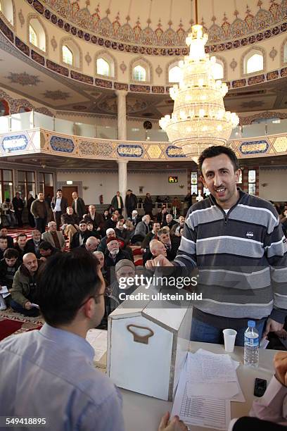 Germany, Luenen: The election of the commitee in the Selimiye mosque.