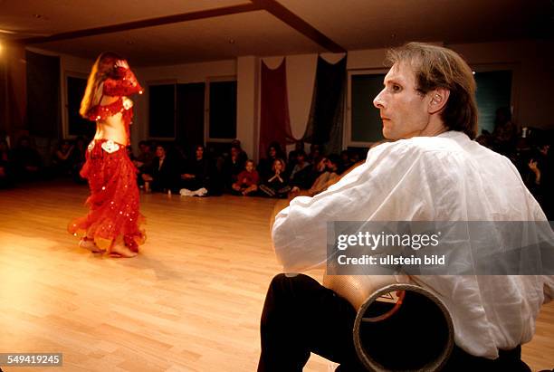 Germany, Luenen: Opening ceremony of the belly dancing school Sonjas Oase; Sonjas daughter belly dancing.