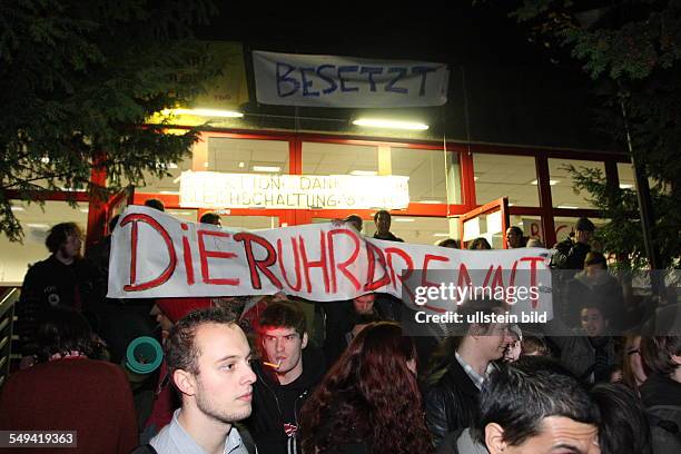 Germany, Duisburg. Strke and occupation of the Audimax, the biggest lecture hall, at the university of Duisburg-Essen. Students demontrate for better...