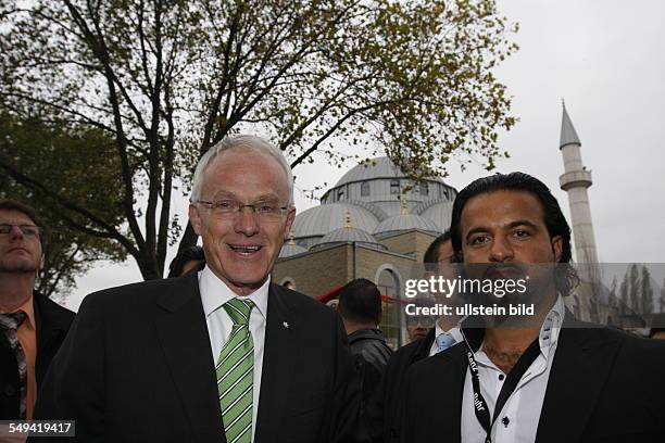 Germany, Duisburg - Marxloh: official opening of the Merkez mosque, Merkez Camii, guests. Prime Minister of North Rhine-Westphalia , Jürgen Rüttgers