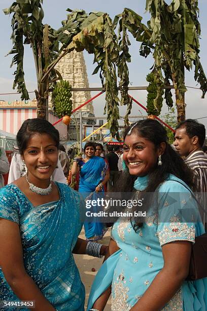 Deutschland. Hamm: das in Hamm-Uentrop jaehrlich stattfindende Tempelfest. Ca. 15.000 Hindus aus ganz Europa treffen sich jedes Jahr am Sri Kamadchi...