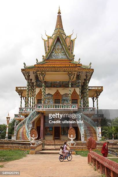 Cambodia, Battambang, a buddhist temple