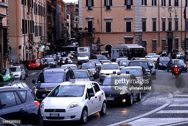 Traffic In Rome 2,882 Rome Traffic Stock Photos, High-Res Pictures, and Images - Getty ...