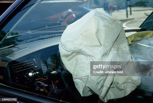 Germany, Essen: Traffic.- An accident at a crossroads; drivers air bag.