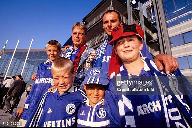 Germany, Gelsenkirchen: Schalke 04 Arena.- Opening event, fanatics in front of the arena.