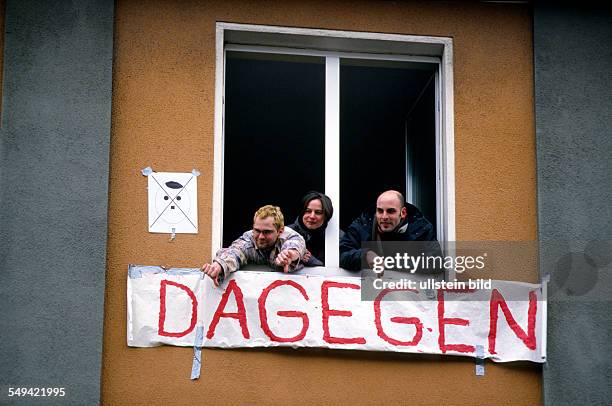 Germany, Dortmund: Nazi marching up in the north part of Dortmunds city.- Great interest of foreigners; counterdemonstrators.