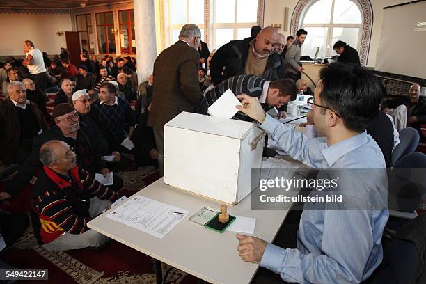 Germany, Luenen: The election of the commitee in the Selimiye mosque.