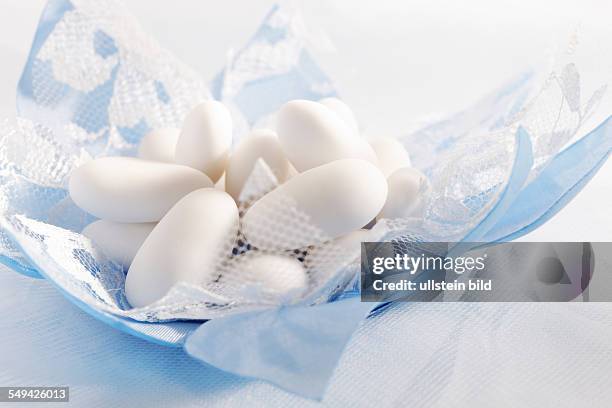 Hochzeit, mit Zucker ueberzogene Mandeln, Confetti