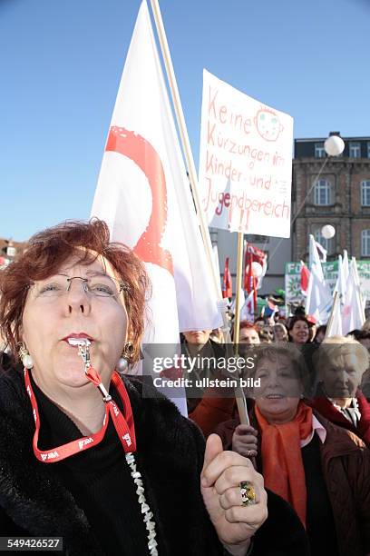 Germany, Duesseldorf, Ver.di Demonstration.