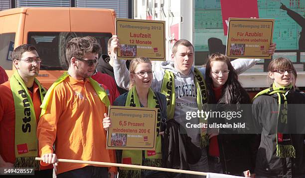 Verdi Kundgebung und Warnstreik bei der BSR in der Ringbahnstrasse