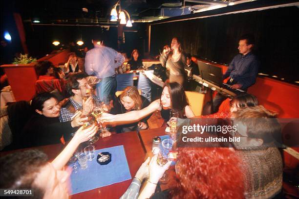 Austria, Vienna: Turks in Vienna.- Guests in the City Lights Bar .