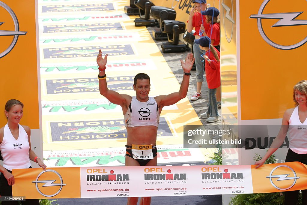 DEU, Germany, Frankfurt: Ironman. - Look at a participant at the finish.