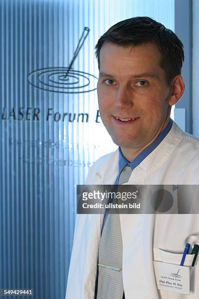 Germany, Essen, medicine physicist and non-medical practitioner Holger May, manager of the Laser Forum Essen. Www.lf-essen.de