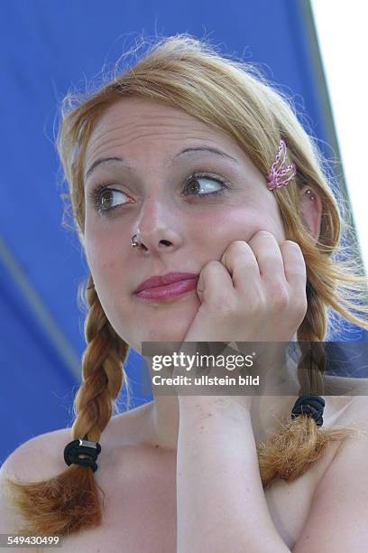 Germany: Free time.- Portrait of a young woman.