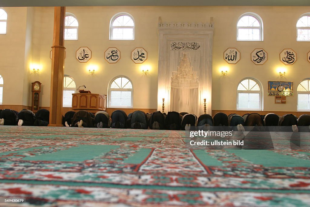 DEU, Germany, Marl, prayer in the mosque