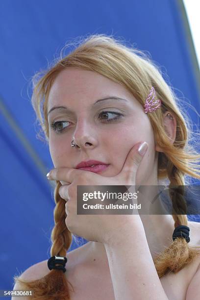 Germany: Free time.- Portrait of a young woman.