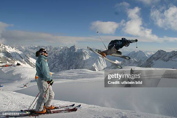 Germany: Free time.- Winter holidays at the Zugspitze; skiing.