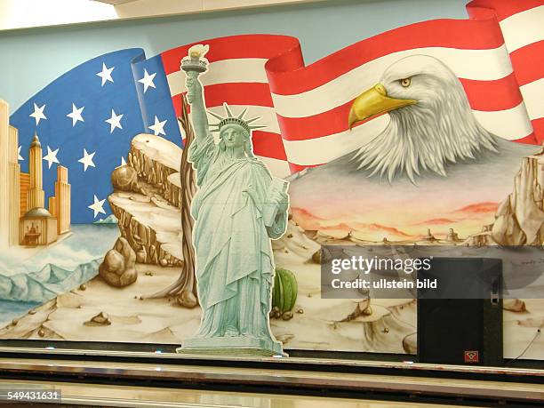 Germany: Bowling.- Decoration in American style.