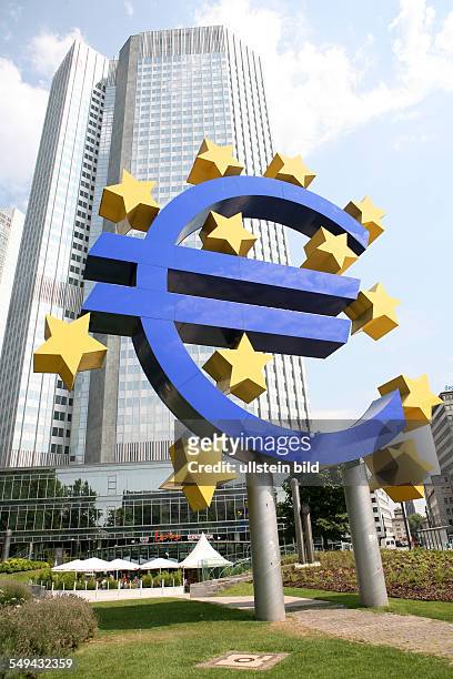 Germany, Frankfurt a. Main: The European Central Bank with Euro-shield.