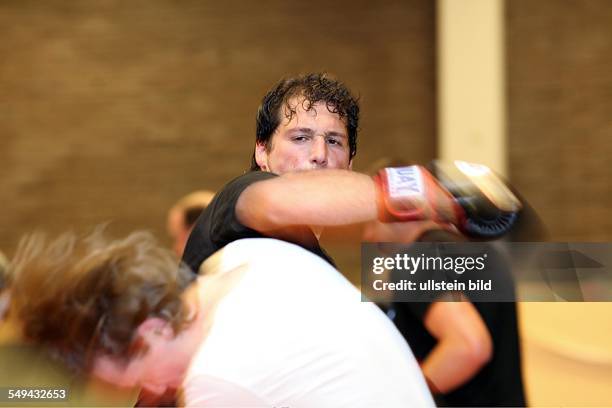 Maccabi Boxtraining in Amsterdam; hier: Aufwärmübungen und Gymnastik