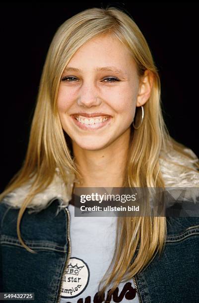 Germany: Free time.- Portrait of a young woman.