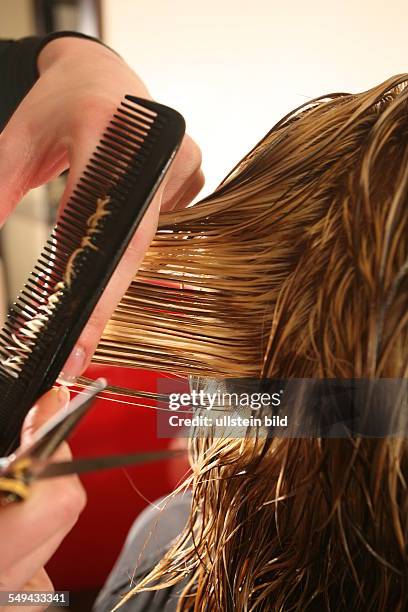 Germany, Luenen: La Exotica, a hairdresser's shop. La Exotica, Inh. Derya Kaya, darf dieses Foto Honorarfrei fuer eigenwerbung benutzen. In...