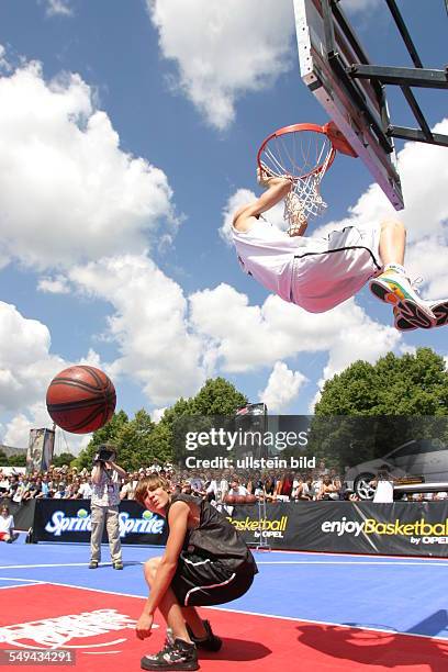 Germany, Munic: Opel-Challenge-Munic. - Look at a basketball field during a match.