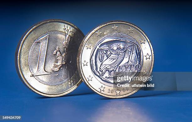 The front and the back of a Greek Euro coin