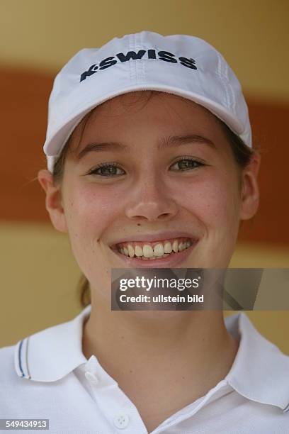 Germany, : Portrait of a young woman in sportswear.