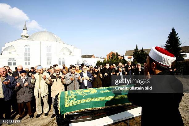 Germany, Luenen, turkish burial. Selimiye mosque.