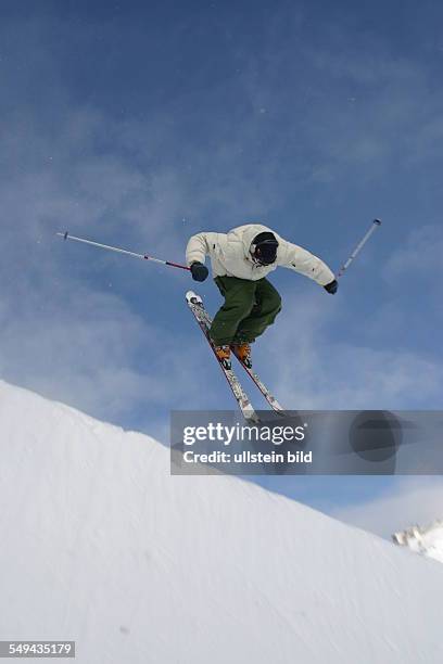 Germany: Free time.- Winter holidays at the Zugspitze; skiing.